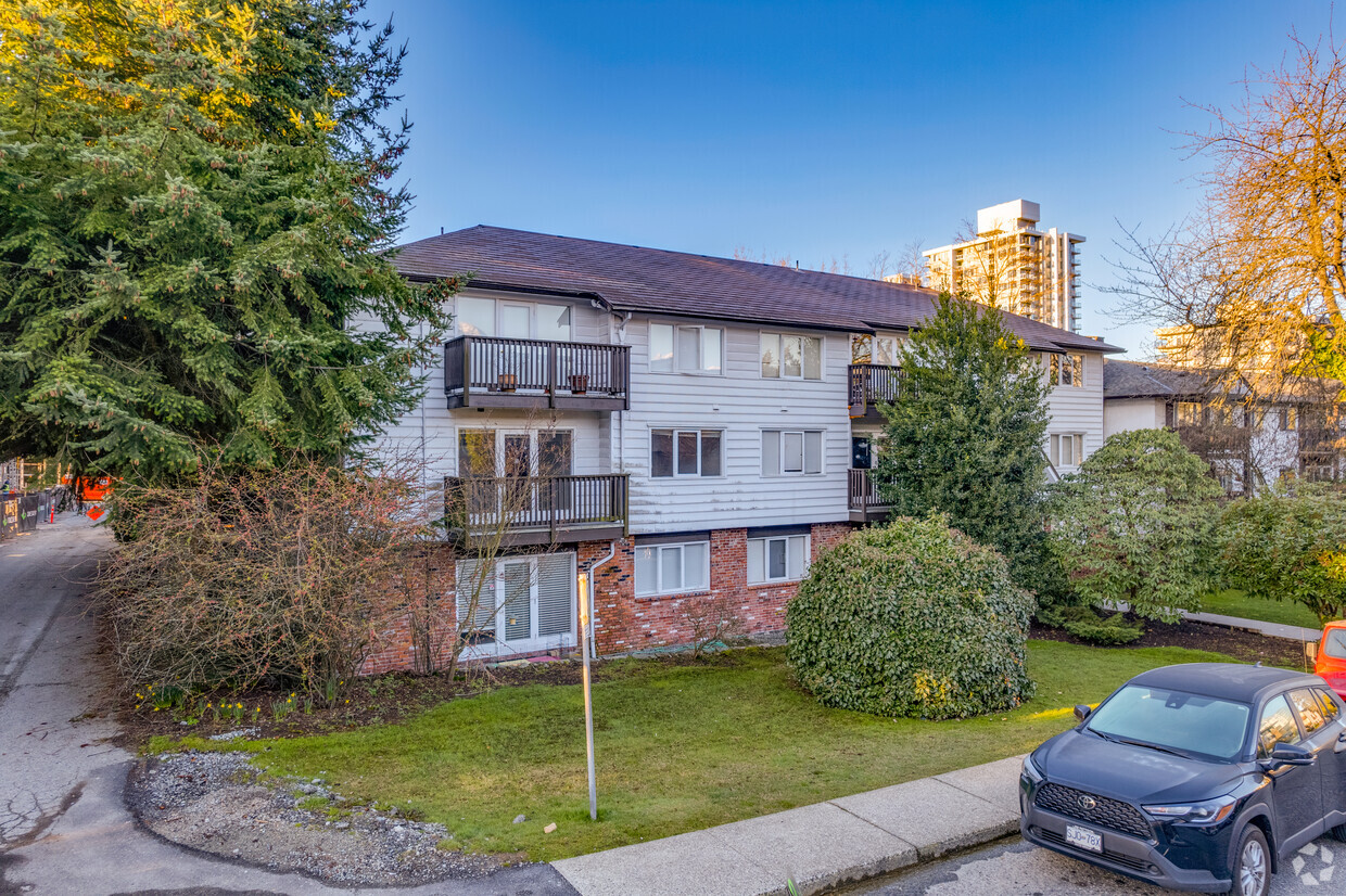 Building Photo - Cedarcrest Apartments