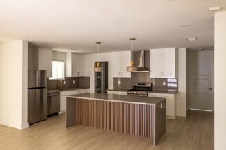 Building Photo - 17601 Hamlin St