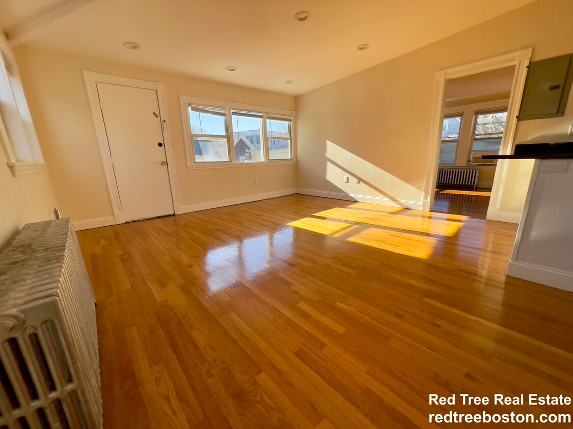 Primary Photo - 2572 Massachusetts Ave