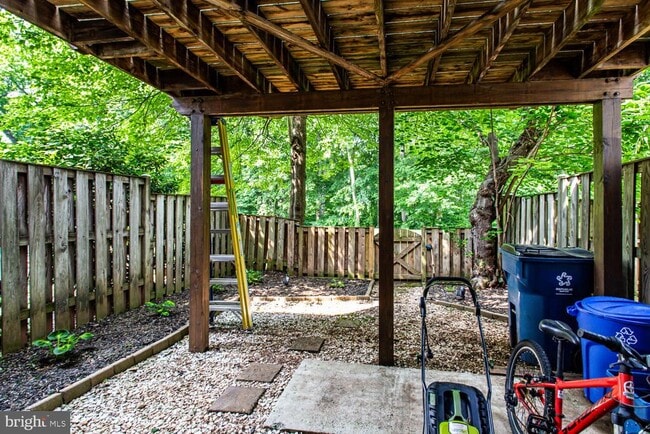 Building Photo - 14493 Four Chimney Dr