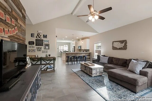 Foto del edificio - 626 W Lullwood Ave