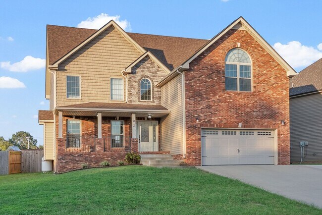 Building Photo - Pet Friendly Four Bedroom with Bonus!