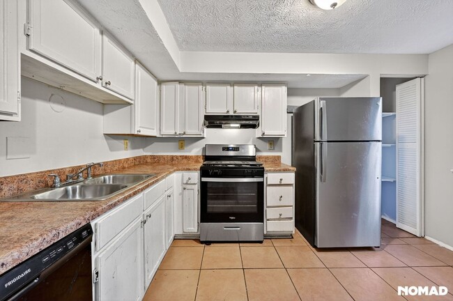 Building Photo - 2319 Wingfoot Pl