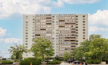 Building Photo - 6 Whittier Pl