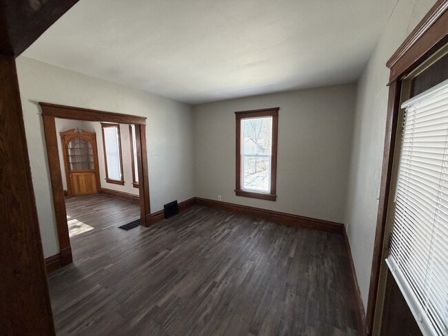 Building Photo - 405 Rock St