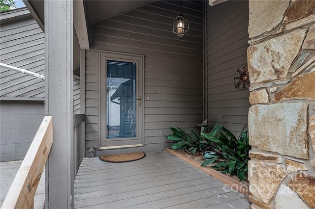 Building Photo - 21200 Senlac Ln