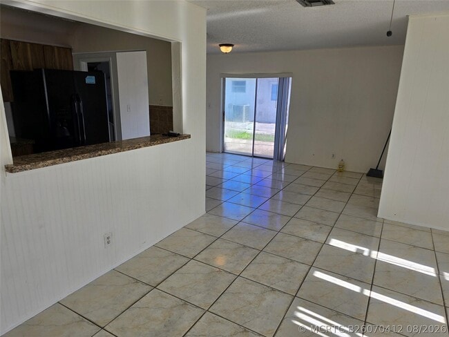 Building Photo - 433 SW 61st Terrace