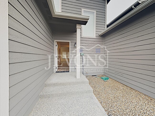 Building Photo - 708 N 29th Ave