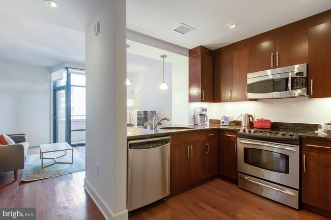 Foto del edificio - 401 Massachusetts Ave NW
