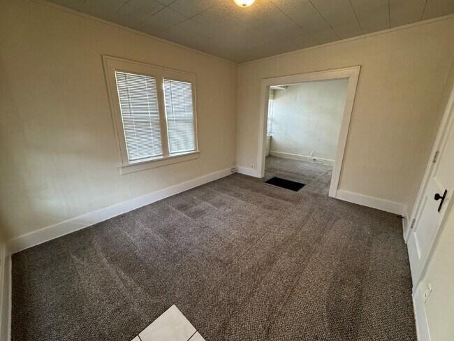 Foto del edificio - 422 S Glenn St