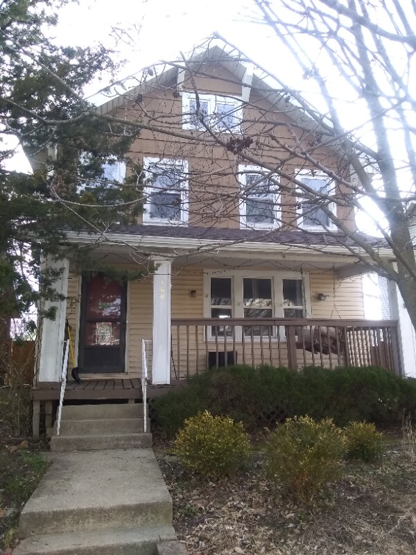 Primary Photo - 167 E Longview Ave