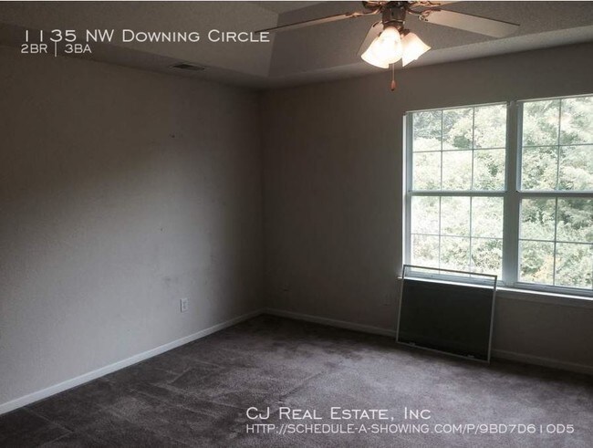 Building Photo - 1135 NW Downing Cir