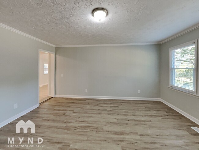 Foto del edificio - 627 Rountree Rd