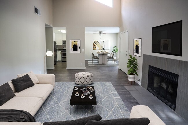 Interior Photo - Sommerset La Costa