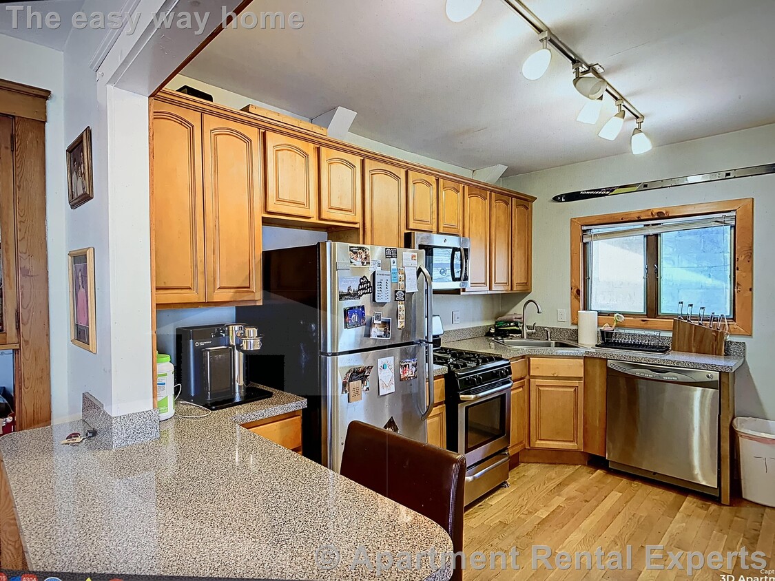 Photo - 18 Bond St. Unit #1