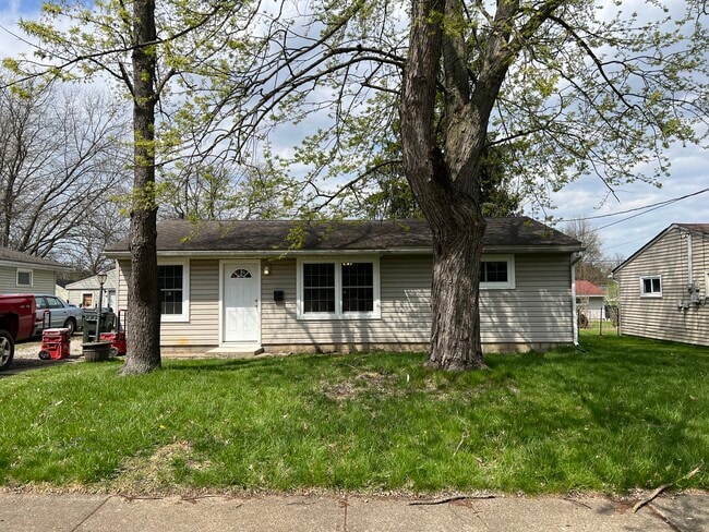 Building Photo - 853 Oak St