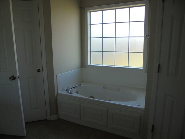 Building Photo - 22 County Rd 740