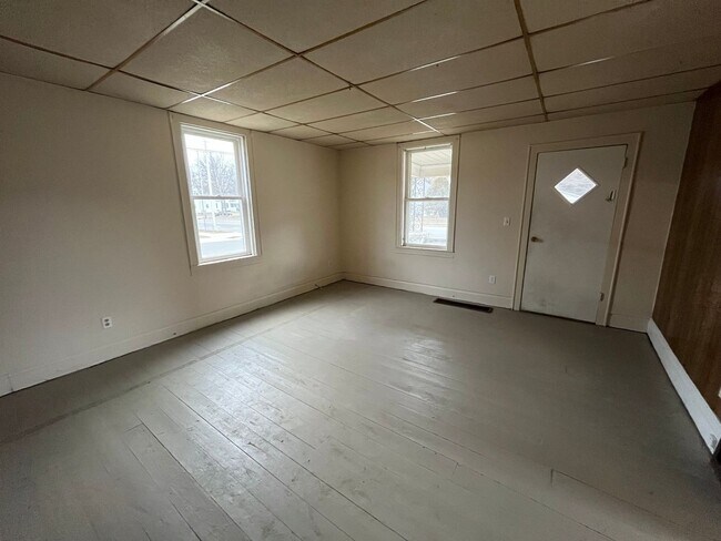 Building Photo - 901 Townline Rd