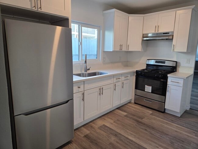 Building Photo - 3067 Harrington Ave