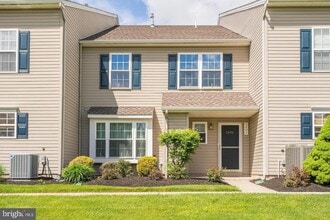 Building Photo - 5404 Drawbridge Ct