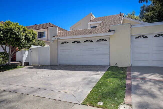 Building Photo - 22421 Overlake