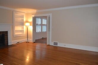 Building Photo - 40 Lanneau Dr