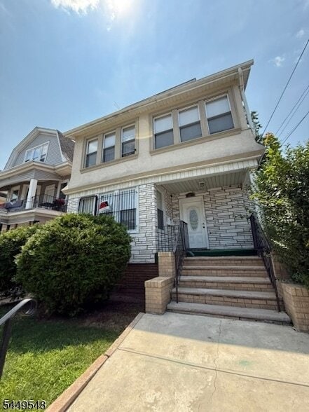 Photo - 86 Mapes Avenue Unit 1
