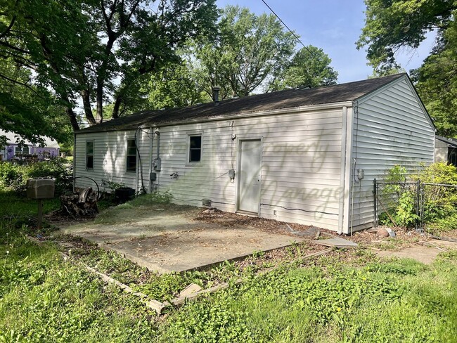 Building Photo - DESIRABLE RAYTOWN LOCATION!!!