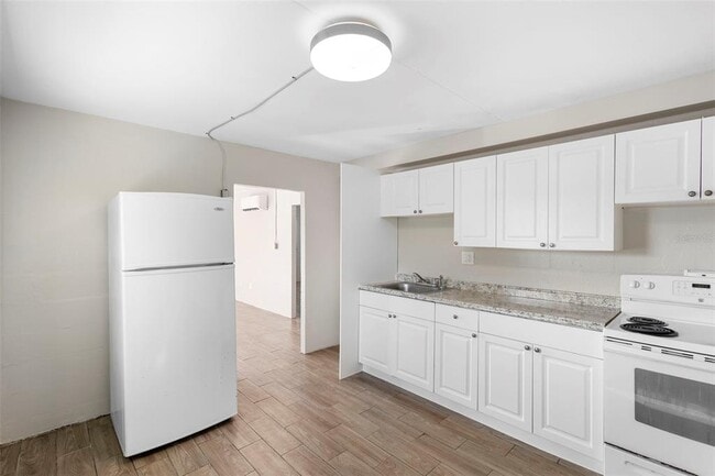 Building Photo - 901 Colyer St