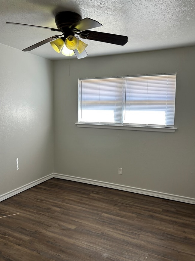 Foto del edificio - 1506 E 37th St