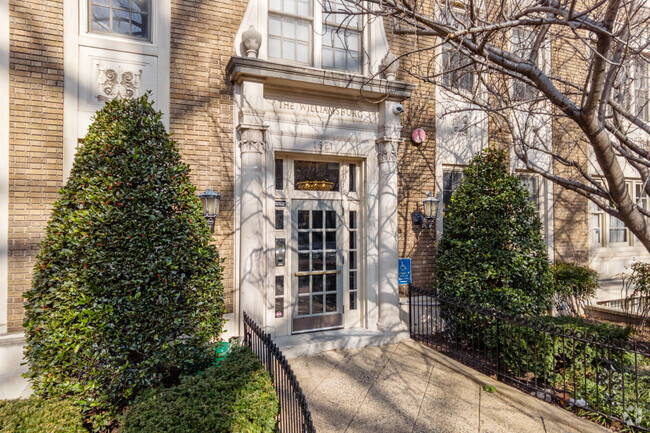 Entrance - Williamsburg Condominium