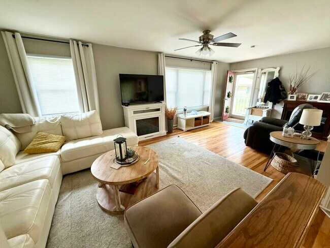 Foto del edificio - 1637 Willard Ct