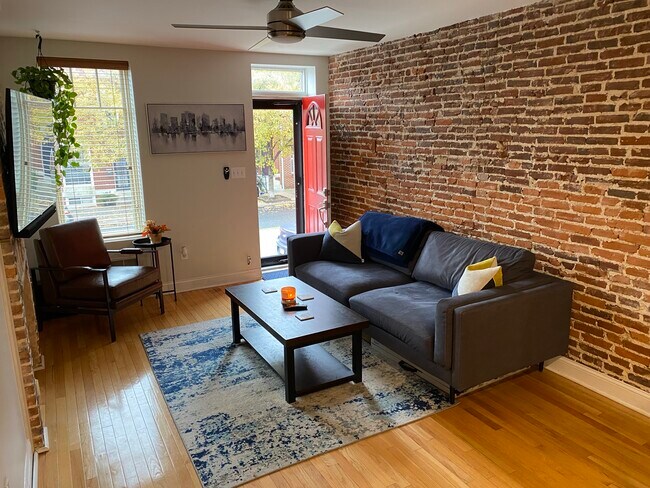Building Photo - 3324 Hudson St