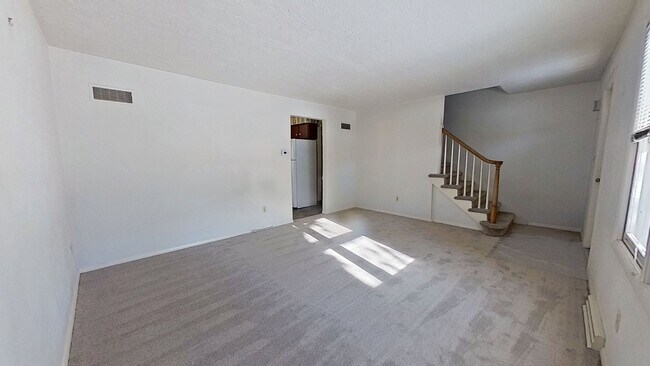 Foto del edificio - Townhouse Living in York Township with Garage - MOVE IN SPECIAL