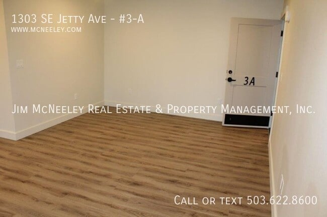 Building Photo - 1303 SE Jetty Ave