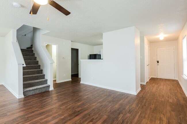 Building Photo - 1176 Odell Ln