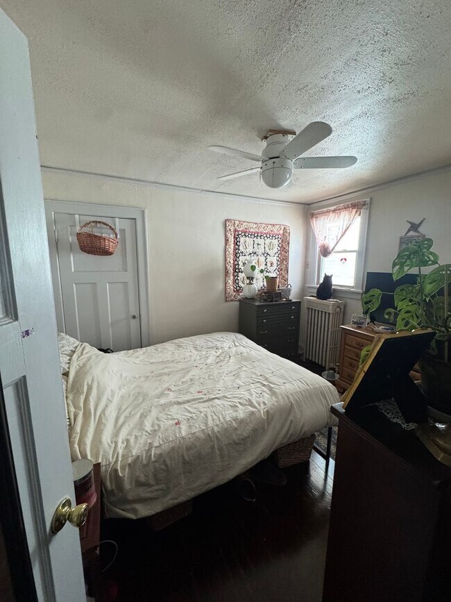 Foto del edificio - 1818-1820-1820 E Newberry Blvd
