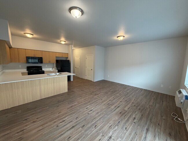 Foto del edificio - 8001 Oneil Rd NE