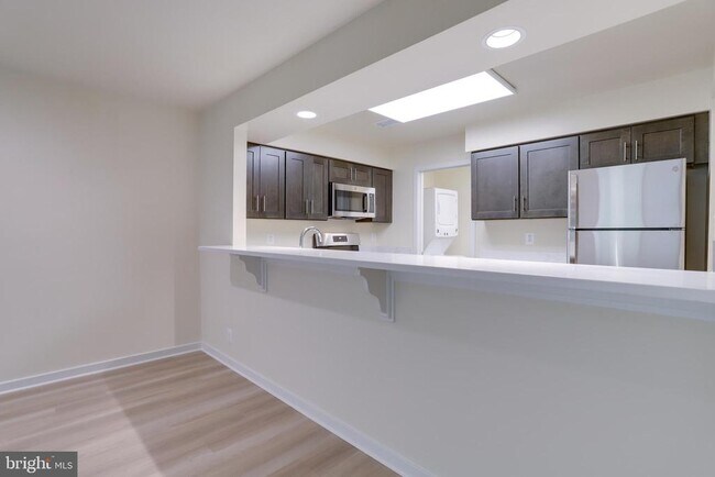 Foto del edificio - 3729 Madison Ln