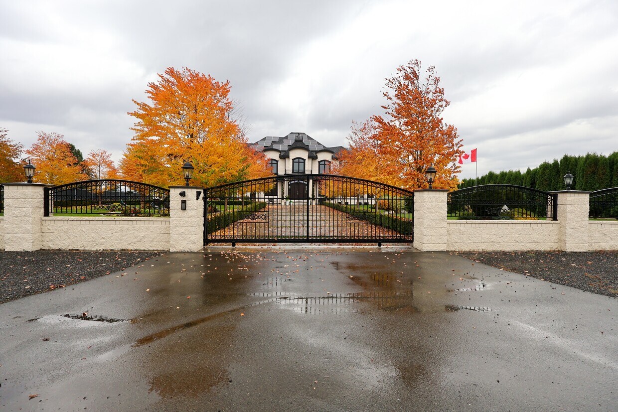 Primary Photo - 314 Defehr Rd