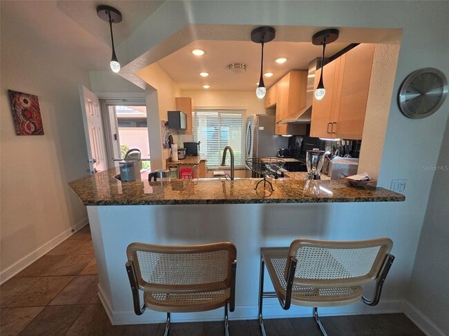 Building Photo - 6295 Bahia Del Mar Cir