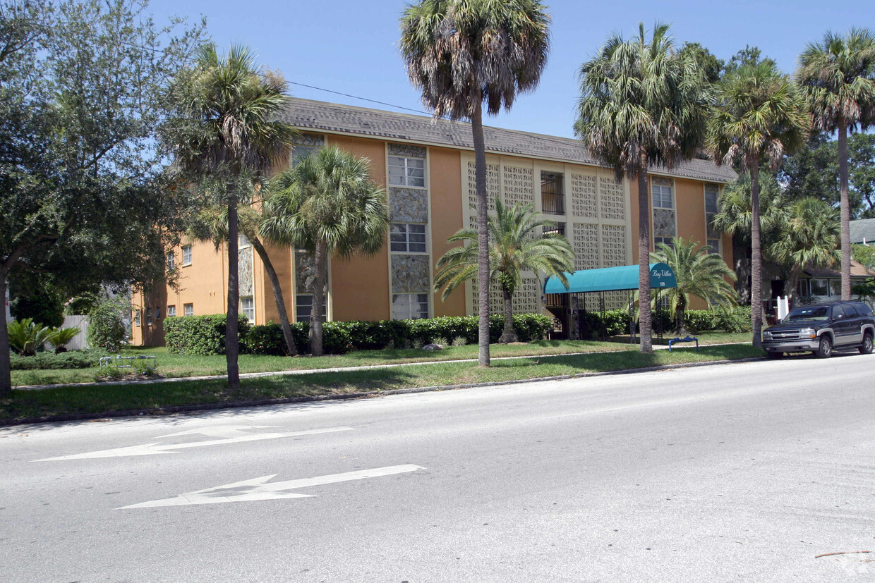 Building Photo - Bay Villa Condos