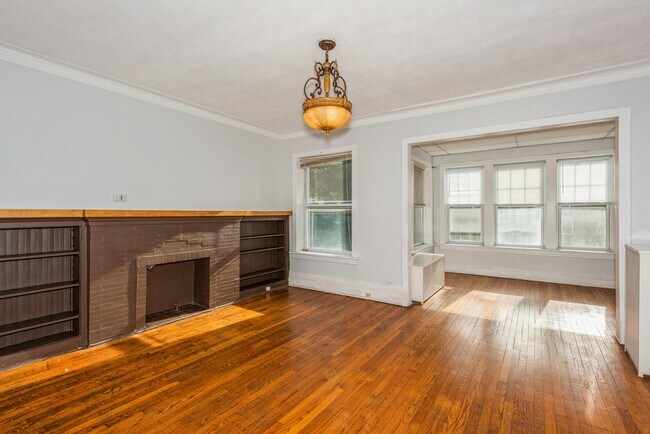 Foto del edificio - 6517 N Bosworth Ave