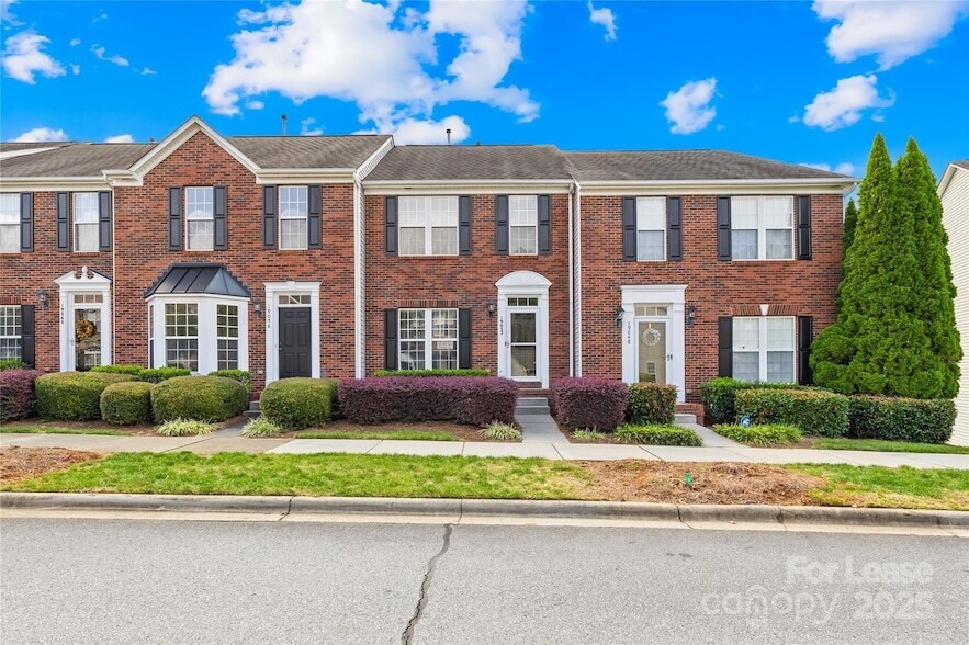 Foto principal - 19052 Natalie Michelle Ln