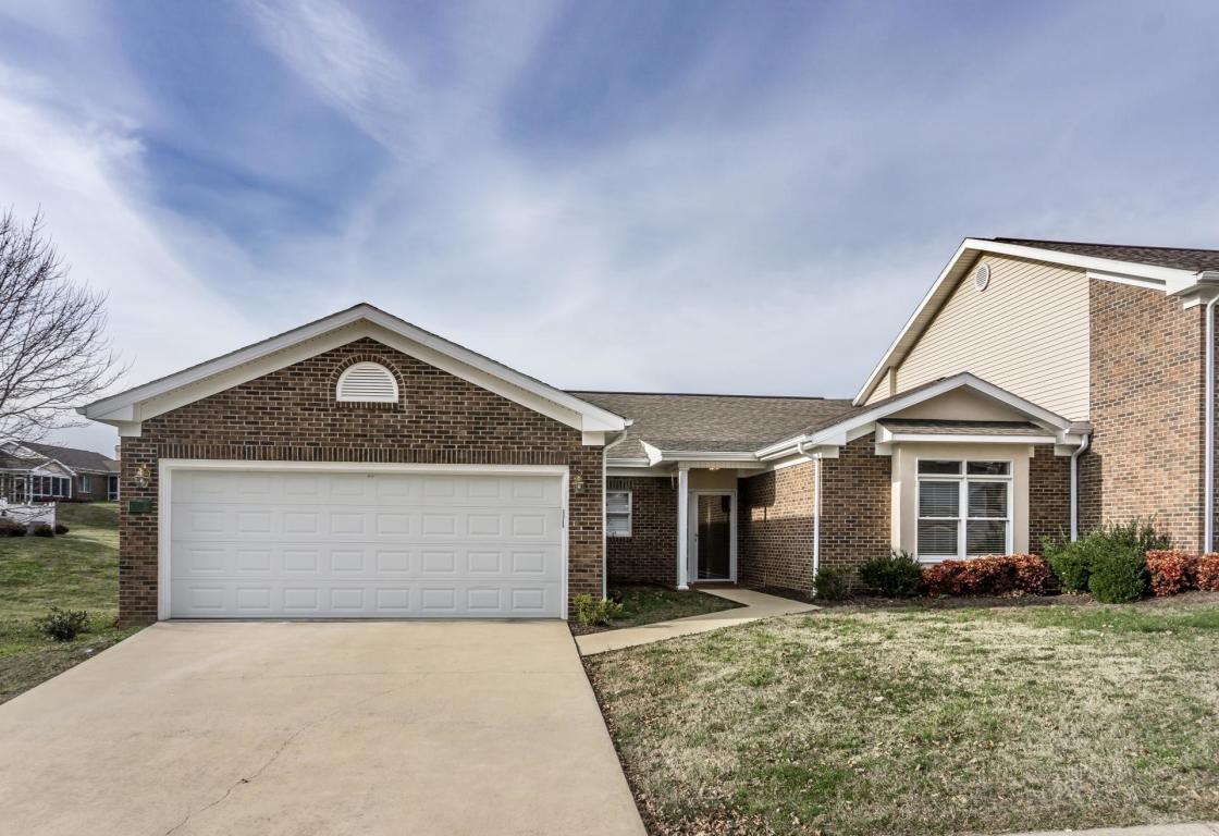 Foto principal - 201 Regency Park