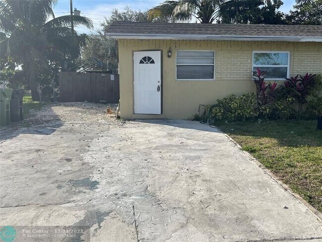 Building Photo - 2301 NW 23rd Ln
