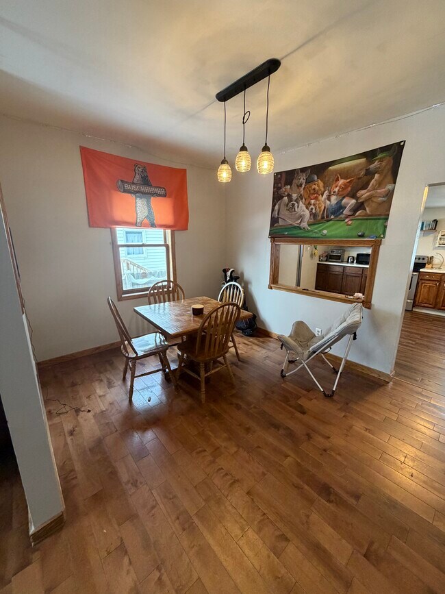 Comedor - 917 11th Ave N