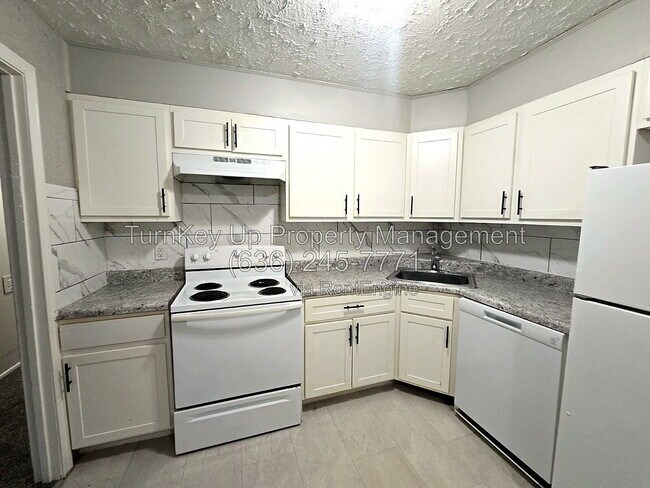 Building Photo - 1012 Forestwood Dr