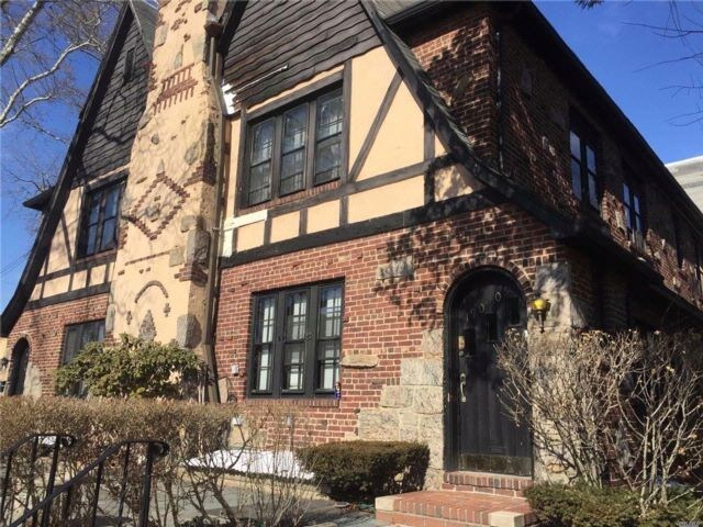 Foto principal - 19005 Crocheron Ave