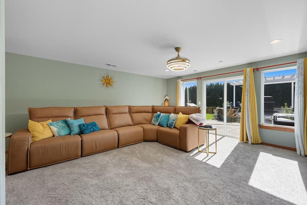 Foto principal - 355 Cindy Rd